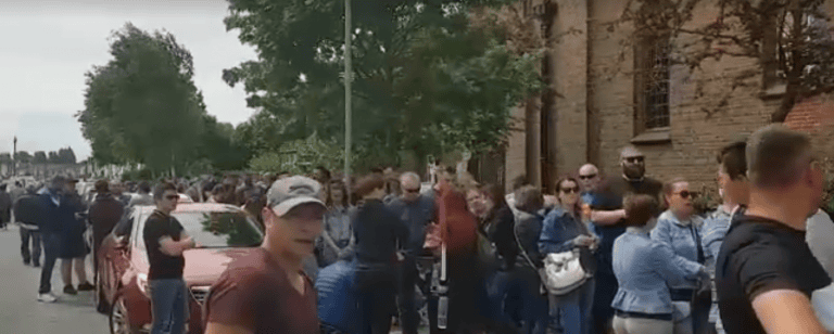 VIDEO Cozi imense pentru exercitarea votului în orașele din diaspora