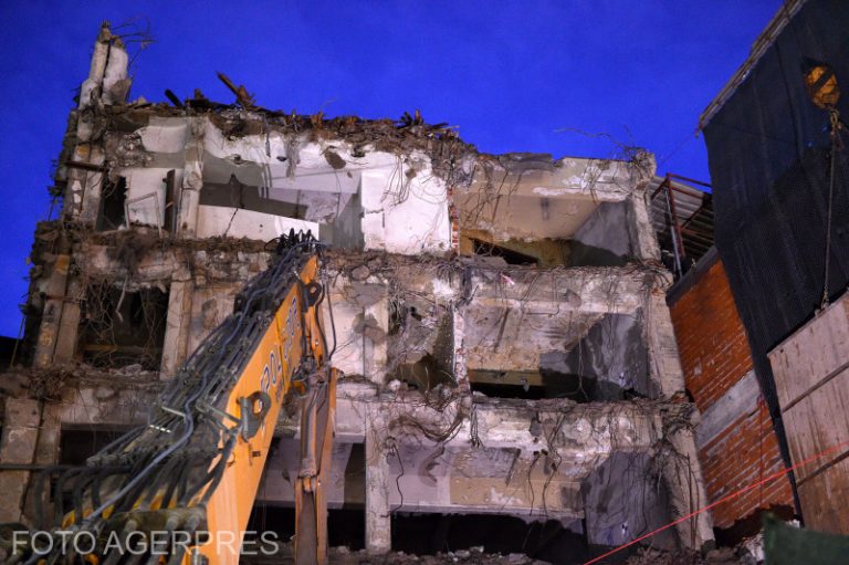 Fațadele a 14 clădiri vechi din centrul Bucureștiului vor fi refăcute de Primărie