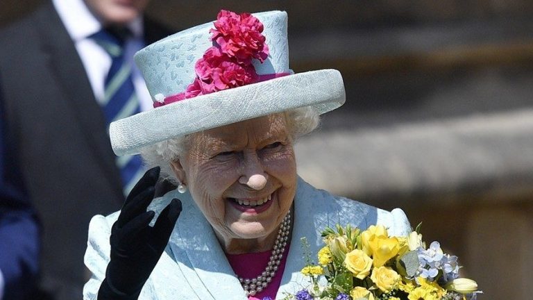 Regina Elisabeta a II-a a aprobat legea ce prevede blocarea ieșirii din UE fără acord