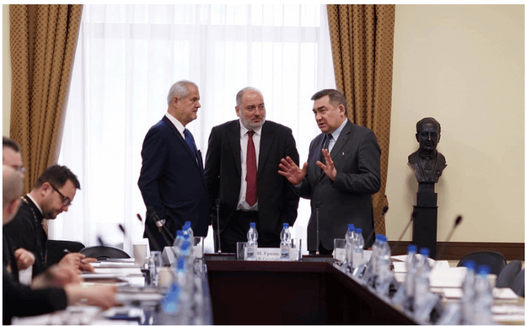 EXCLUSIV: Ce au făcut teologii români și ambasadorul Valery Kuzmin împreună cu Adrian Năstase la Moscova