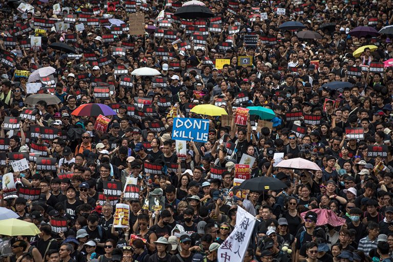 Premierul chinez: Bejingul va pune capăt “haosului” din Hong Kong în mod legal Premierul chinez: Bejingul va pune capăt “haosului” din Hong Kong în mod legal