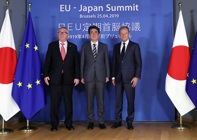 Japonia-UE, un acord care sfidează războiul comercial Japonia-UE, un acord care sfidează războiul comercial