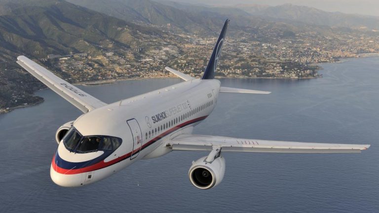 Aterizare de urgență în Rusia