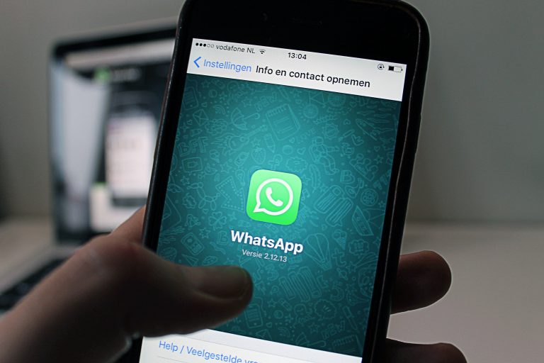 Probleme de securitate la WhatsApp: hackerii ar putea modifica mesajele