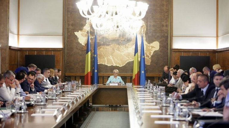 Ionuț Dumitru: Fără rectificare, deficitul depășește 4% din PIB Ionuț Dumitru: Fără rectificare, deficitul depășește 4% din PIB