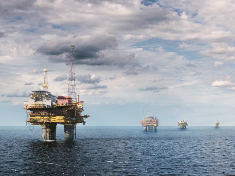 LE MONDE: Uniunea Europeană este preocupată de demontarea platformelor petroliere din Marea Nordului