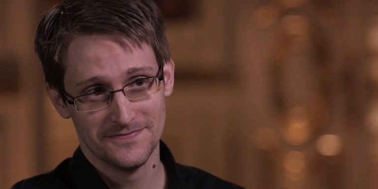 Edward Snowden, dat în judecată de Guvernul SUA pentru afirmațiile din ultima sa carte