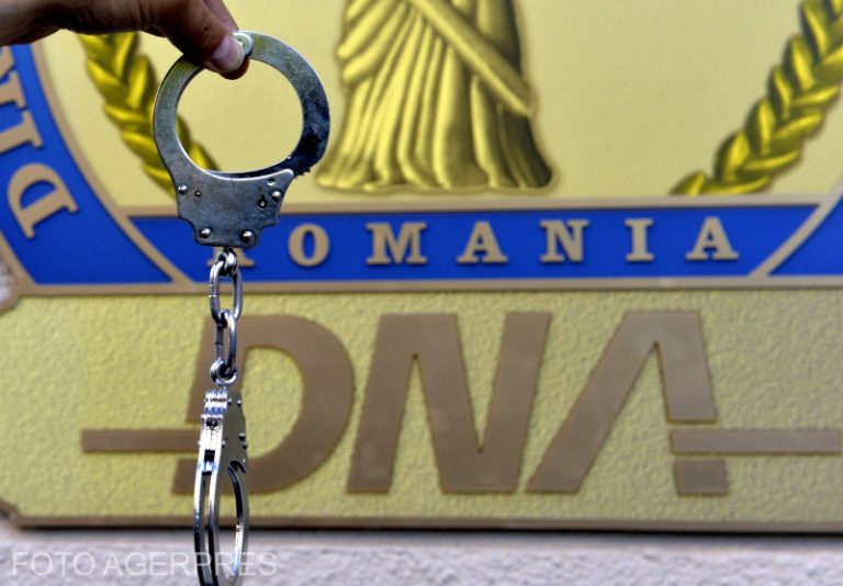 Dosarul șpăgilor din Banat: Șefi de instituții locale, obligați să plătească taxe lunare la casieria PSD Dosarul șpăgilor din Banat: Șefi de instituții locale, obligați să plătească taxe lunare la casieria PSD