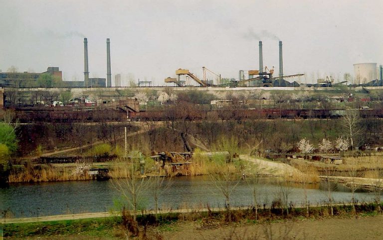 Barometrul Industrial: industria a căzut în zona de contracţie