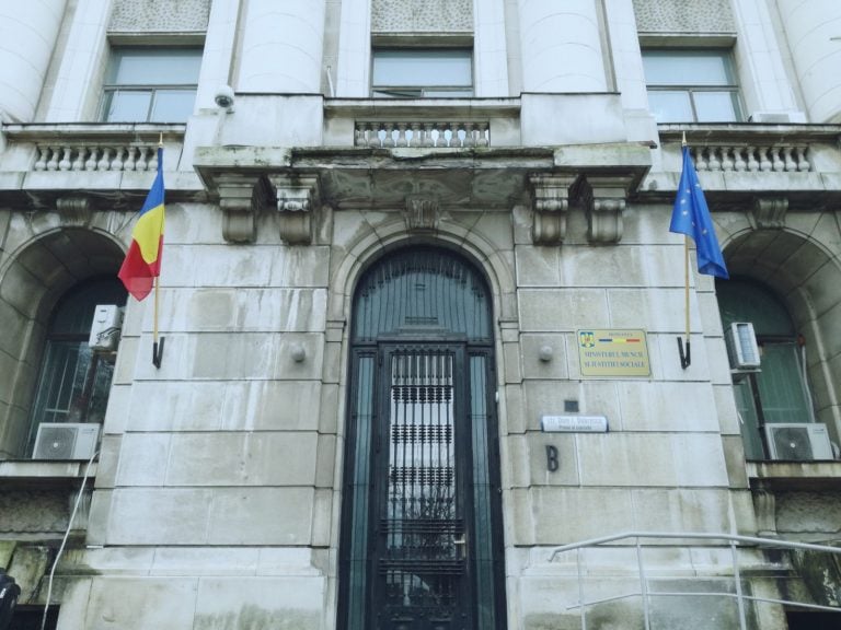 Ministerul Muncii propune 30.000 de lucrători străini non-UE pentru anul viitor Ministerul Muncii propune 30.000 de lucrători străini non-UE pentru anul viitor