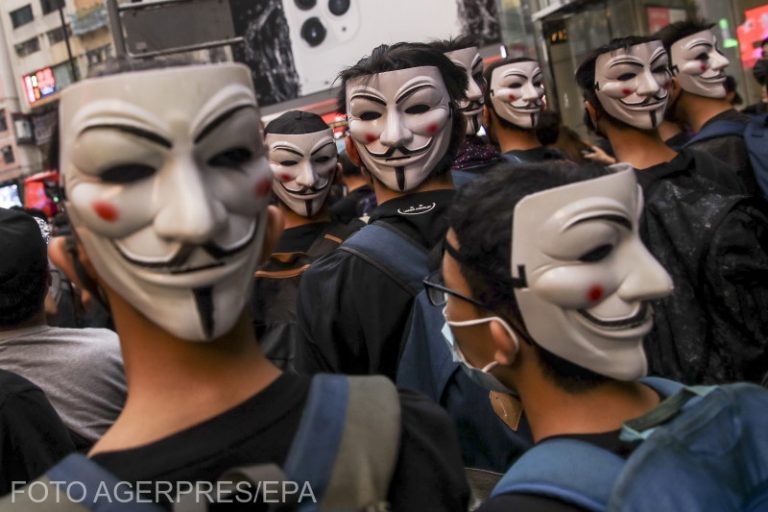 China acuză Apple că susține protestele din Hong Kong prin aplicațiile sale