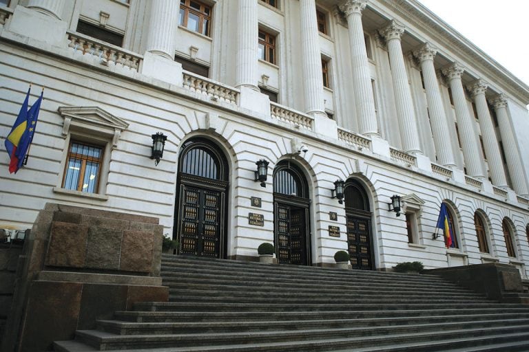 Acoperirea deficitului de cont curent cu fluxuri de capital autonom a continuat să se înrăutățească