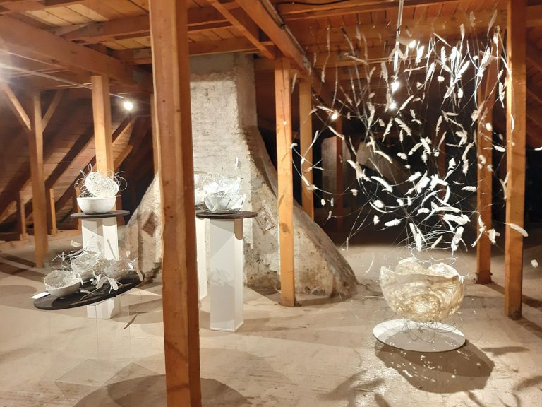 „Cuiburi” ceramice, oameni ca furnicile, arderi raku şi-alte minunăţii „Cuiburi” ceramice, oameni ca furnicile, arderi raku şi-alte minunăţii