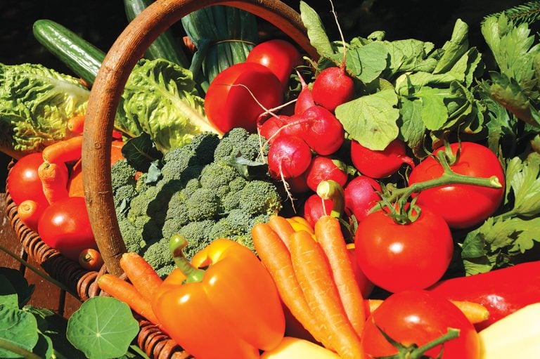 Se amplifică deficitul comercial cu alimente