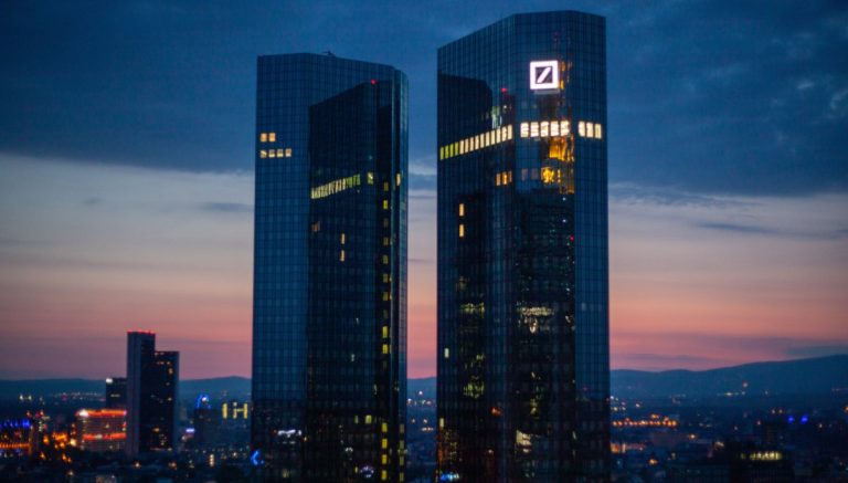 Deutsche Bank a raportat pierderi de 5,3 miliarde de euro în 2019