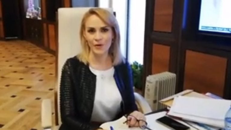 Firea: Vedeta postării a fost un biet calorifer. Am fost bolnavă, am fost răcită Firea: Vedeta postării a fost un biet calorifer. Am fost bolnavă, am fost răcită
