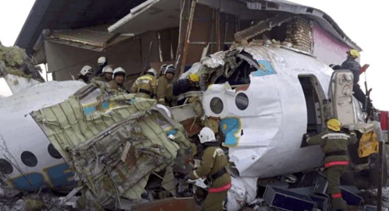 VIDEO 14 morți în urma unui accident aviatic în Kazahstan