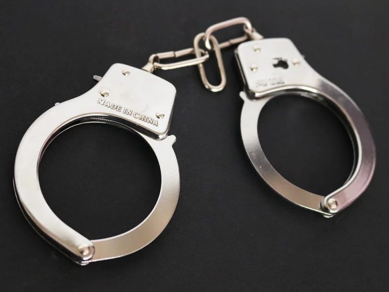 Bogdan Olteanu, 7 ani de închisoare și confiscarea a un milion de euro. Decizia nu este definitivă Bogdan Olteanu, 7 ani de închisoare și confiscarea a un milion de euro. Decizia nu este definitivă