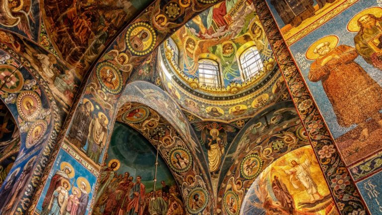 Primăria Capitalei taie 50 de milioane de lei de la biserici. Cât pierde Catedrala Neamului?