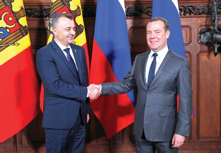 Pauză cu FMI, încălzire cu Moscova