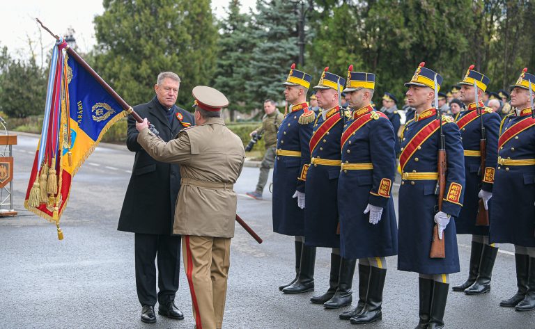 Generalul Daniel Petrescu a fost învestit în funcția de șef a Statului Major al Apărării