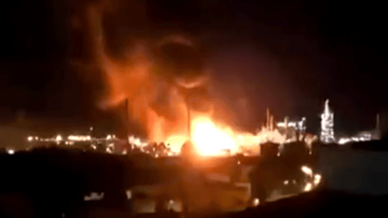 VIDEO Explozie la o uzină chimică din Spania