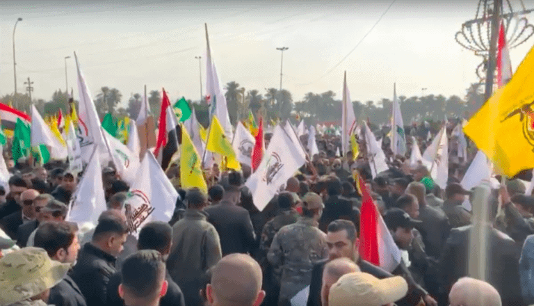 VIDEO Mii de oameni, în stradă la Bagdad pentru a deplânge moartea lui Suleimani