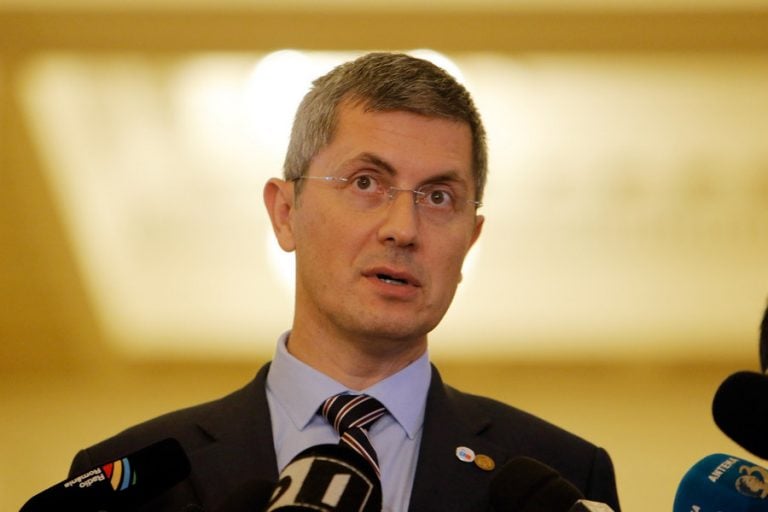 Barna, mesaj despre virus în tranșeele crizei