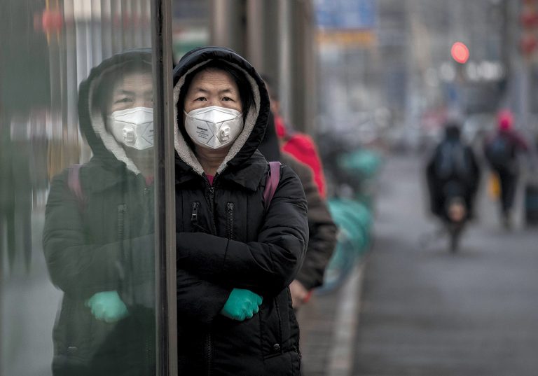 China expulzează jurnalişti americani de la trei publicaţii mari din SUA