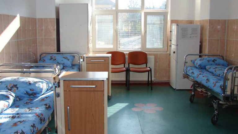 Mama care a filmat viermi la Pediatrie: Medicii au condiționat externarea de nedepunerea plângerii Mama care a filmat viermi la Pediatrie: Medicii au condiționat externarea de nedepunerea plângerii