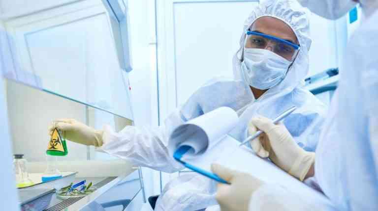 Trei cadre medicale, printre cei confirmați cu COVID-19 la Hunedoara Trei cadre medicale, printre cei confirmați cu COVID-19 la Hunedoara
