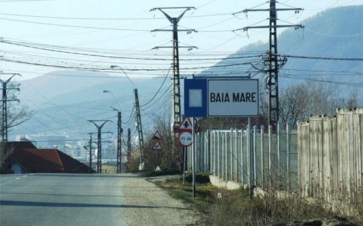 Indicatorul în limba maghiară de la intrarea în Municipiul Baia Mare a fost vandalizat