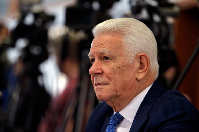 Teodor Meleşcanu a demisionat din fruntea Partidului Forţa Naţională