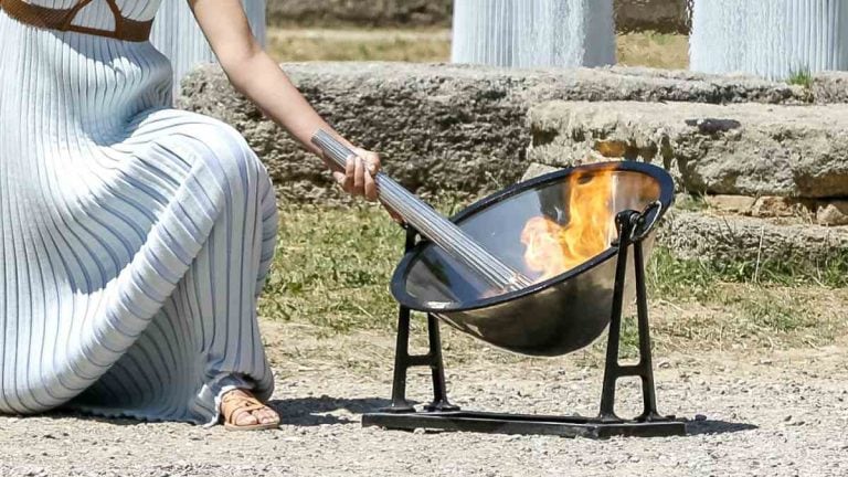 Flacăra Olimpică se va aprinde fără public Flacăra Olimpică se va aprinde fără public