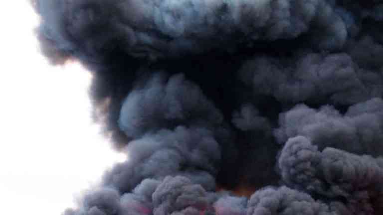 Garda de Mediu a depistat arderi ilegale de deșeuri în Ilfov. Poluarea a crescut în București