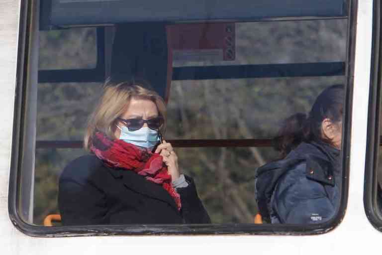 Sondaj IRES, despre coronavirus: Trei sferturi dintre români se tem pentru viețile lor și ale familiilor lor