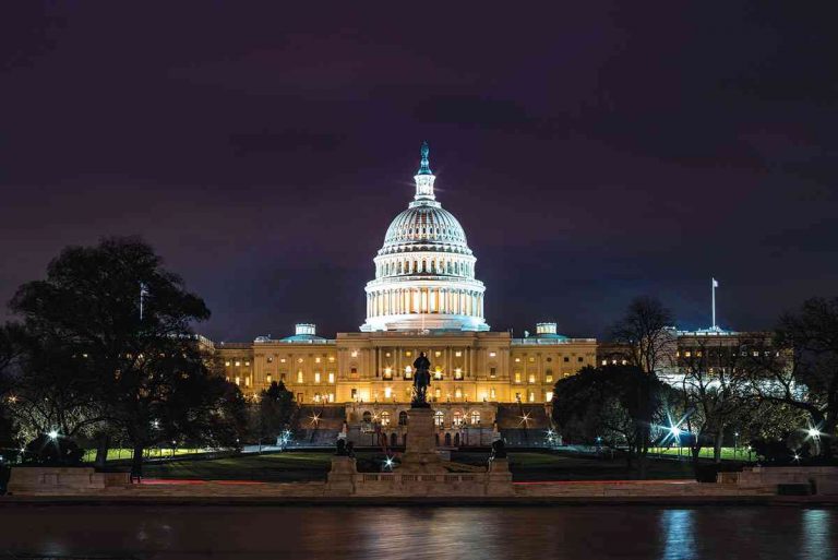 Pachetul de stimul economic al Americii este imperfect, însă necesar