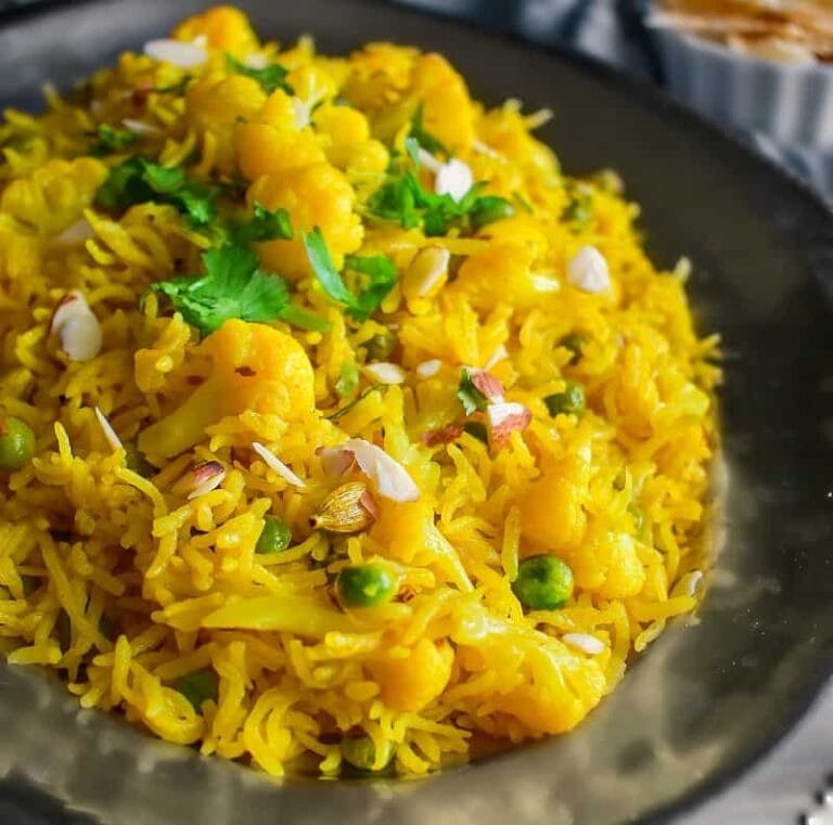 cauliflower-pulao2-768x761-min