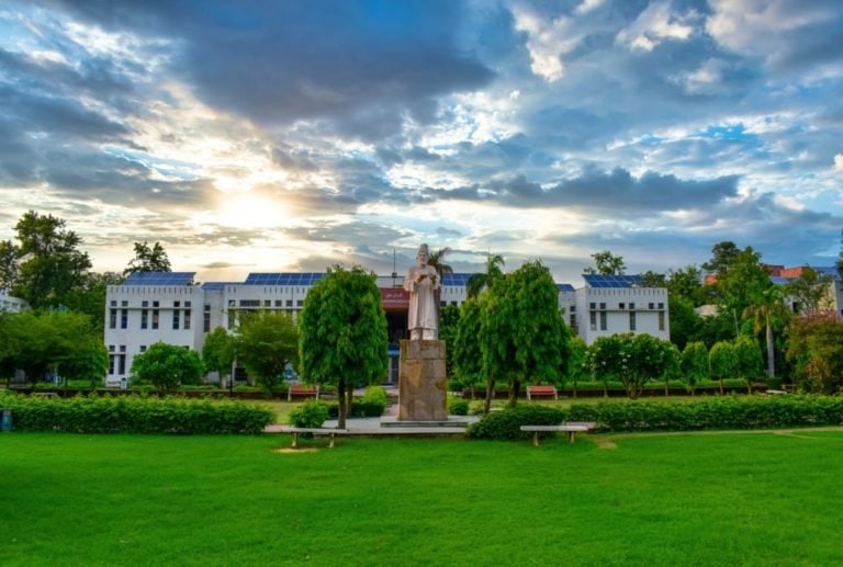 Jamia Millia Islamia tops among Central Universities in the ranking of Ministry of HRD Jamia Millia Islamia tops among Central Universities in the ranking of Ministry of HRD