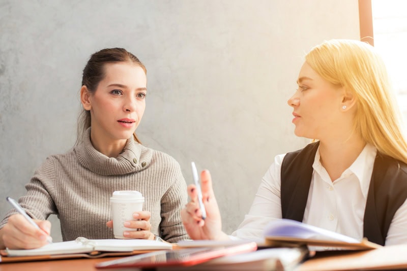 Alle Mitarbeiter genderneutral ansprechen