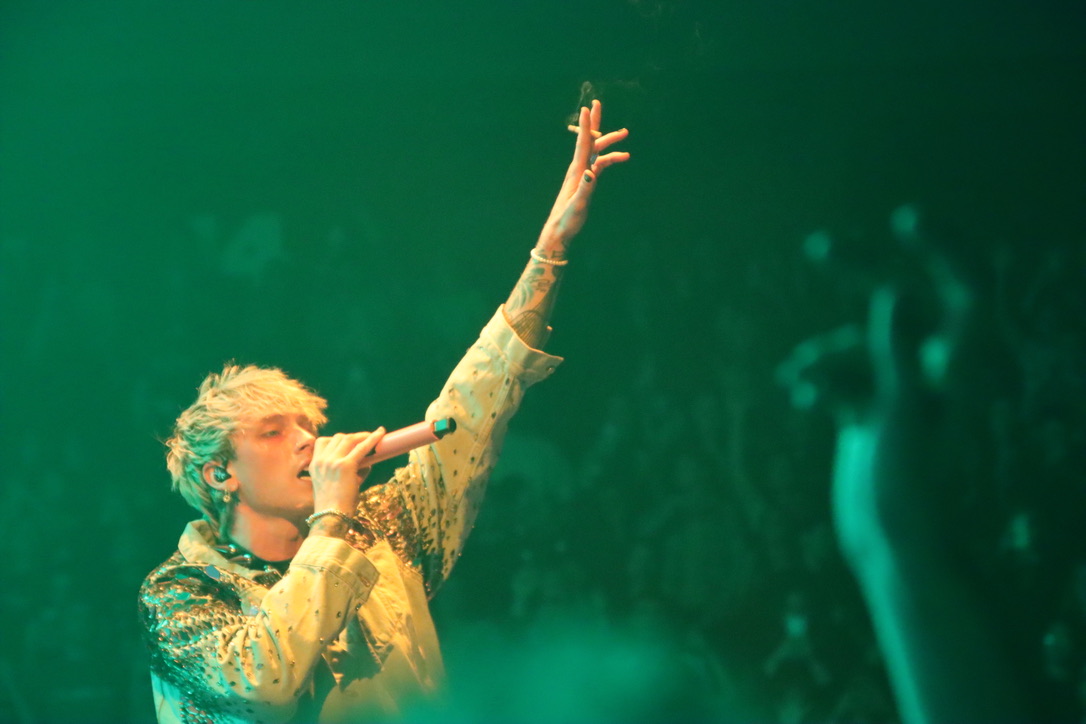 Machine Gun Kelly at the Mohegan Sun Arena on October 31, 2021