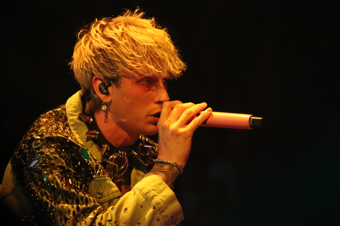 Machine Gun Kelly at the Mohegan Sun Arena on October 31, 2021