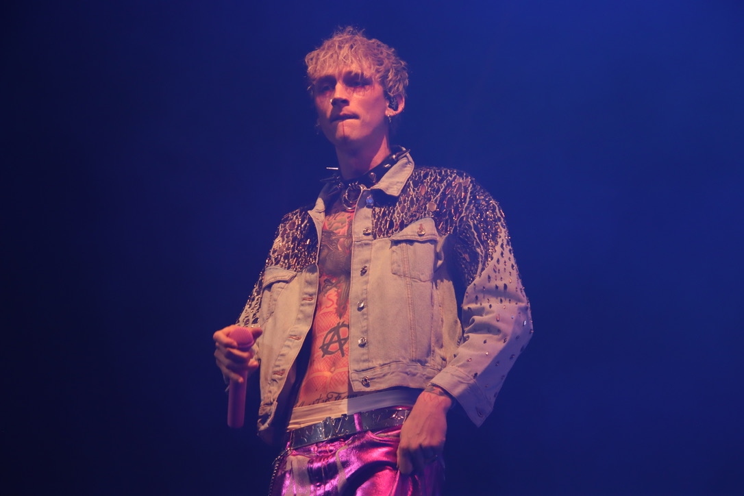 Machine Gun Kelly at the Mohegan Sun Arena on October 31, 2021