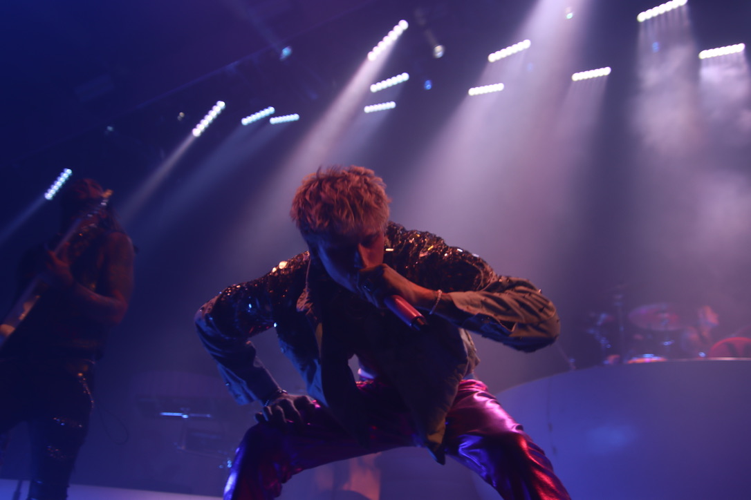 Machine Gun Kelly at the Mohegan Sun Arena on October 31, 2021