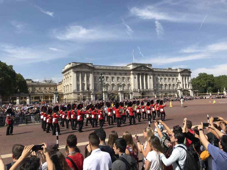 FHC Sprachreisen - Buckingham Palace London Garde