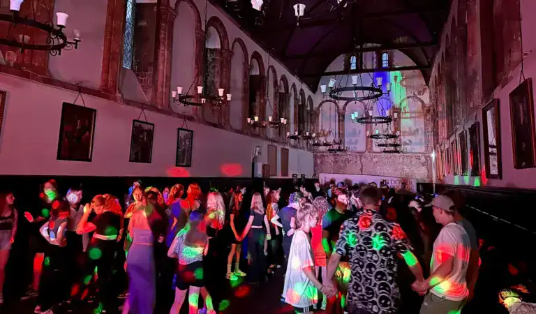 FHC Sprachreisen - Disco