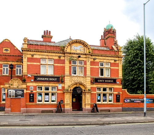 grey horse historic pub in reddish stockport