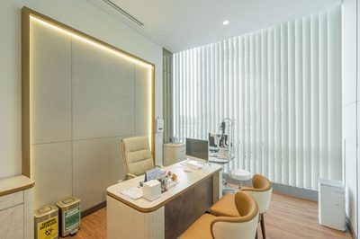 Vertical Blind Onna Promo