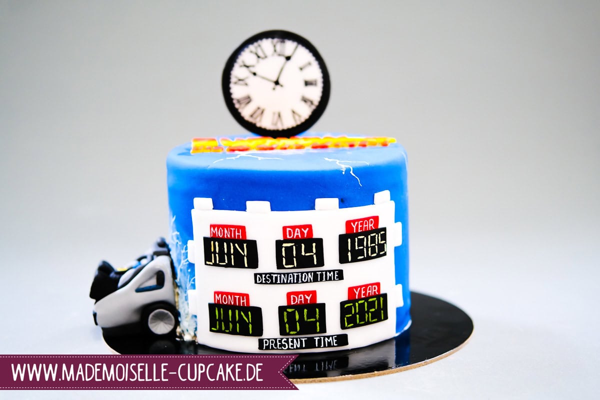Zurück in die Zukunft back to the future Torte Cake Motivtorte Fondant Mademoiselle Cupcake Magdeburg