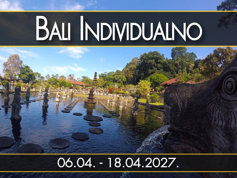 Bali Individualno, polazak 06.04. - 18.04.2027.: Tirta Gangga vodena palata, kamena glava u prvom planu desno